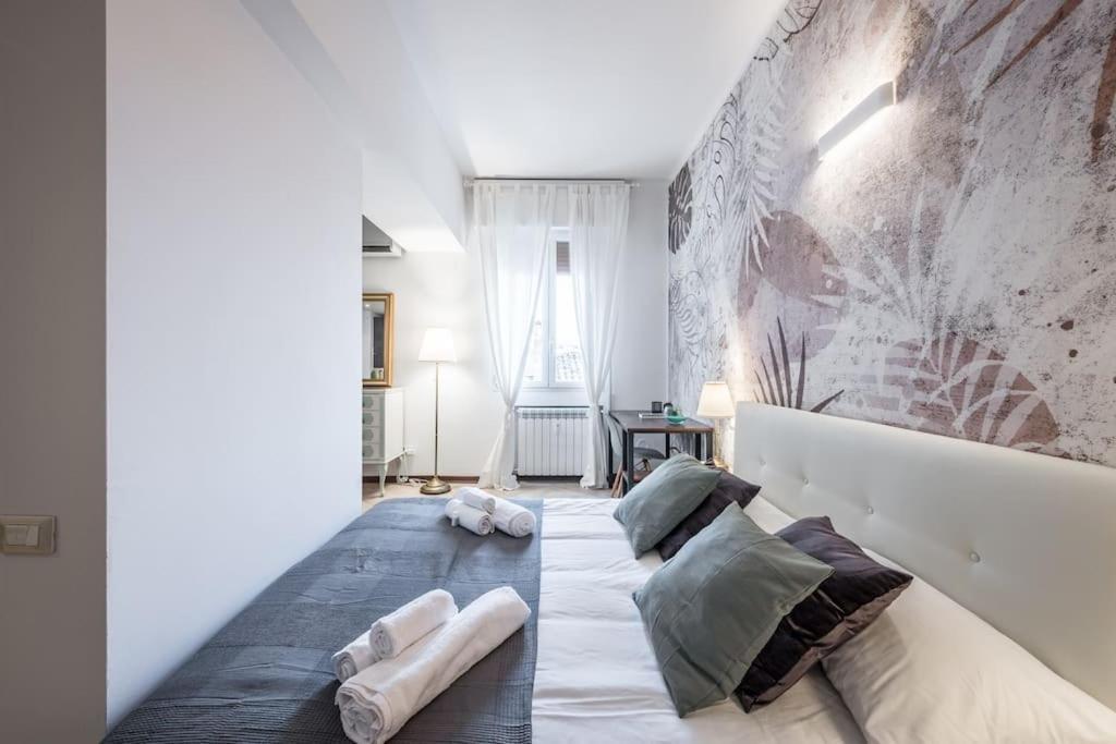 Sotto Le Due Torri 5* Apartment Болоня Екстериор снимка