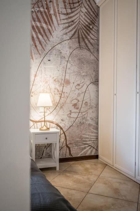 Sotto Le Due Torri 5* Apartment Болоня Екстериор снимка