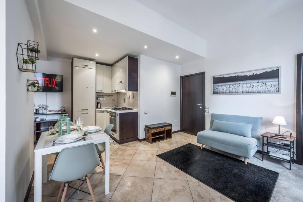 Sotto Le Due Torri 5* Apartment Болоня Екстериор снимка