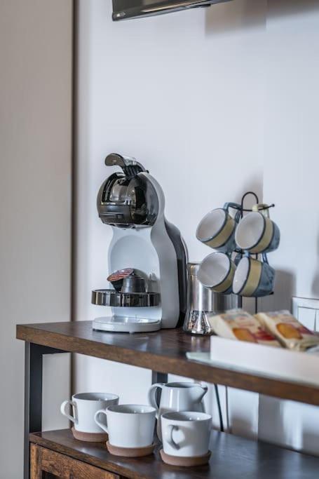 Sotto Le Due Torri 5* Apartment Болоня Екстериор снимка