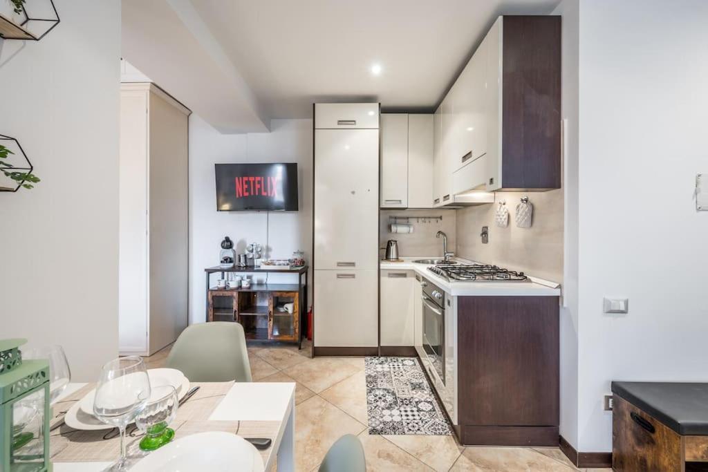 Sotto Le Due Torri 5* Apartment Болоня Екстериор снимка