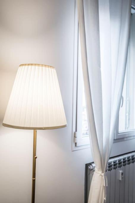Sotto Le Due Torri 5* Apartment Болоня Екстериор снимка