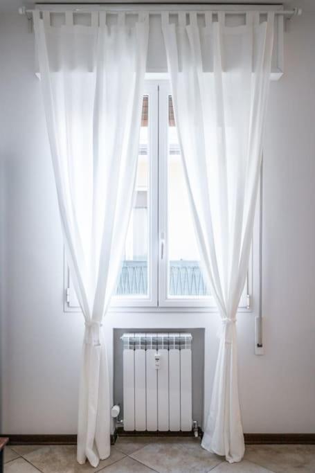 Sotto Le Due Torri 5* Apartment Болоня Екстериор снимка